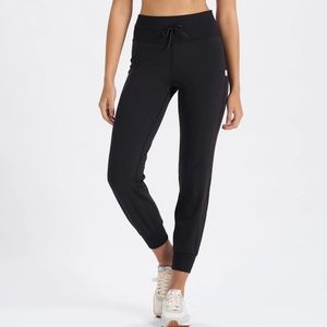 Vuori Daily Performance Jogger NWT